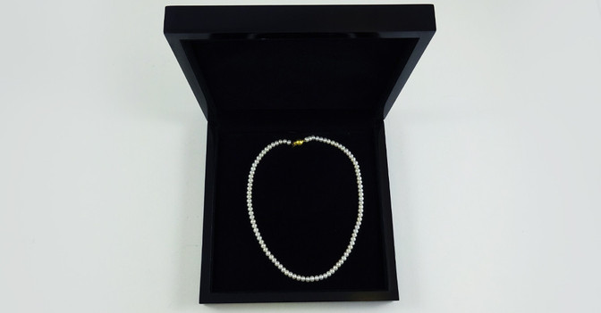 Perlenkette   Perlenkette