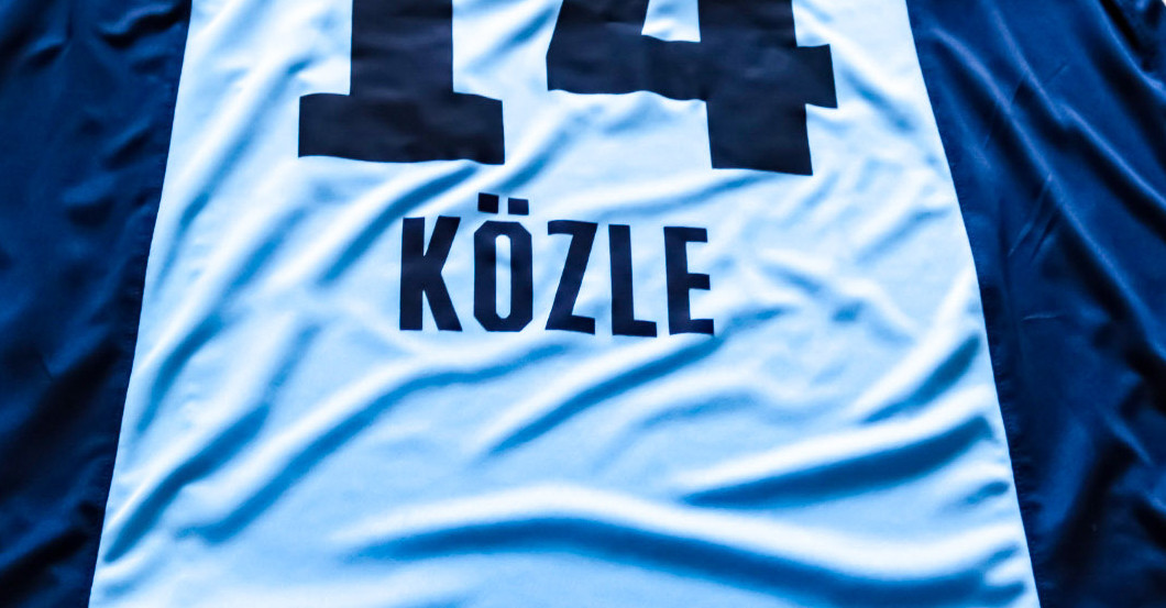  Peter Közle Trikot  