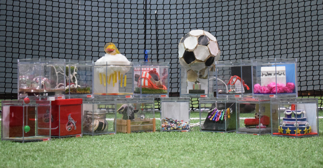 Plexiglaswürfel Köln   Plexiglaswürfel Köln