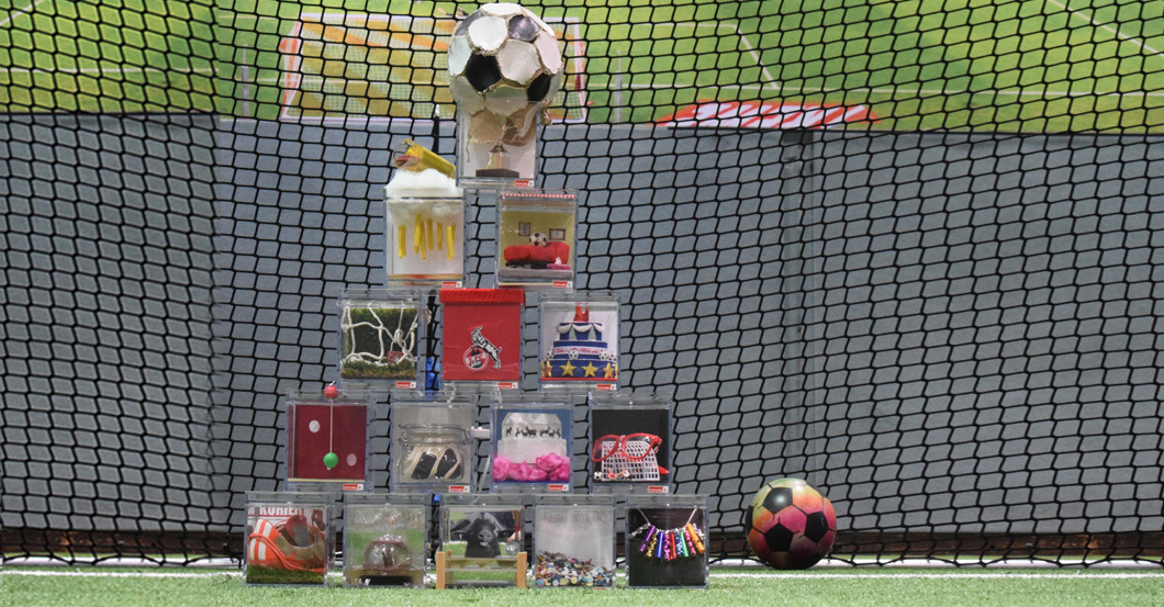 Plexiglaswürfel Köln   Plexiglaswürfel Köln