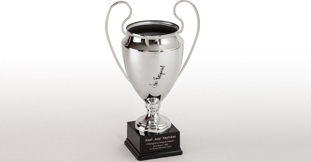 Pokal Anzug Heynckes   Pokal Anzug Heynckes