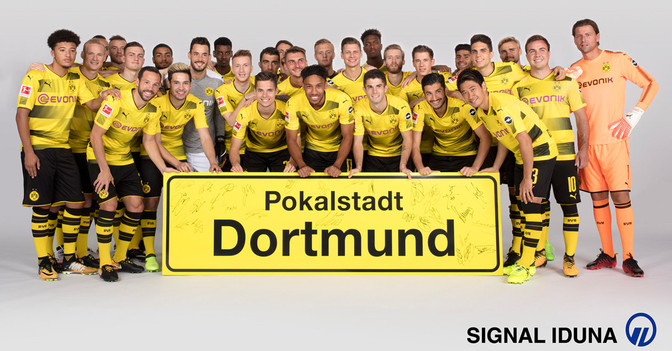  Pokalschild BVB signiert 