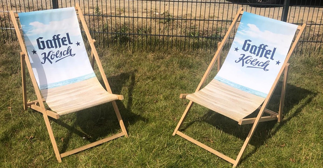  Pool-Konzert Liegestühle 