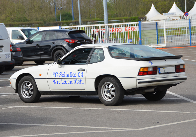 Porsche im Schalke-Design   Porsche im Schalke-Design