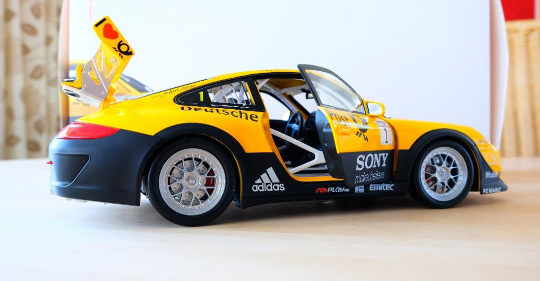 Porsche Modell groß   Porsche Modell groß