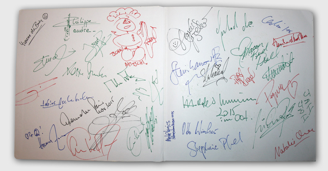 Promi Buch signiert   Promi Buch signiert