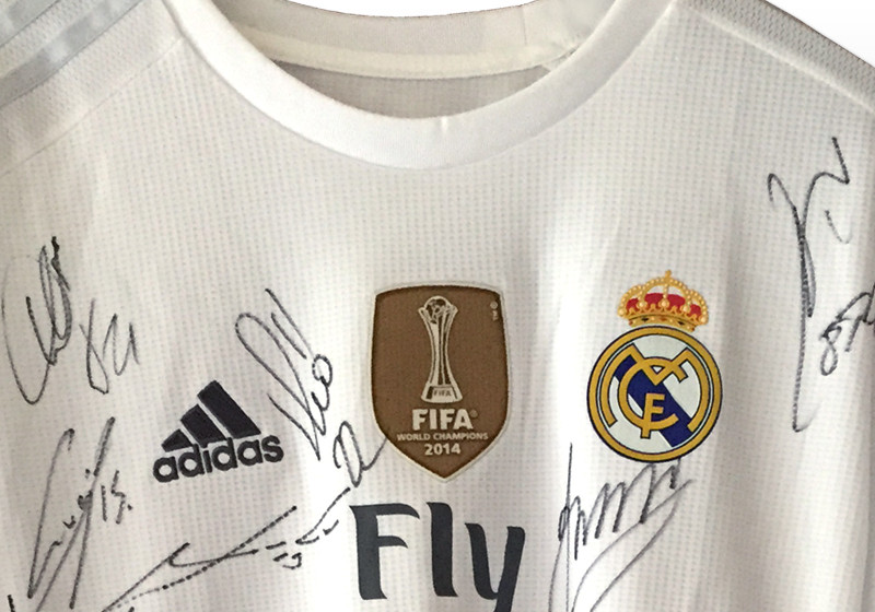 Aliviar Canadá bofetada Real Madrid-Trikot mit den Team-Signaturen vom Audi Cup 2015
