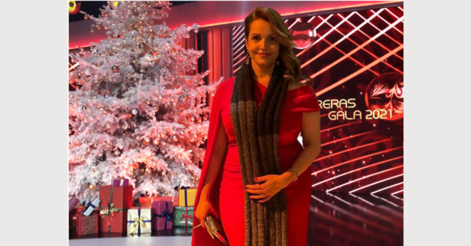  Rebecca Immanuel Schal 