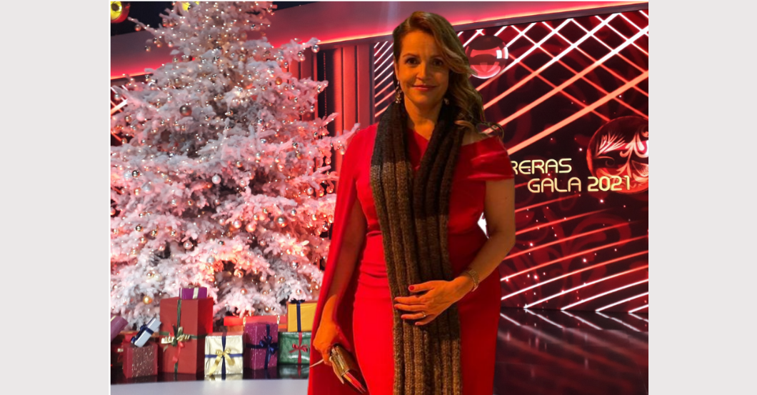  Rebecca Immanuel Schal 