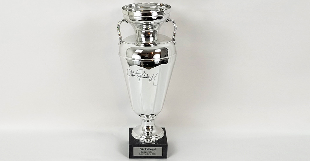 Rehhagel Pokal & Jacke   Rehhagel Pokal & Jacke