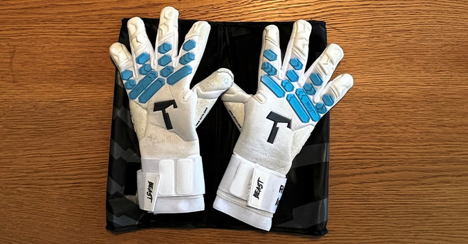  Rene Adler Handschuhe 