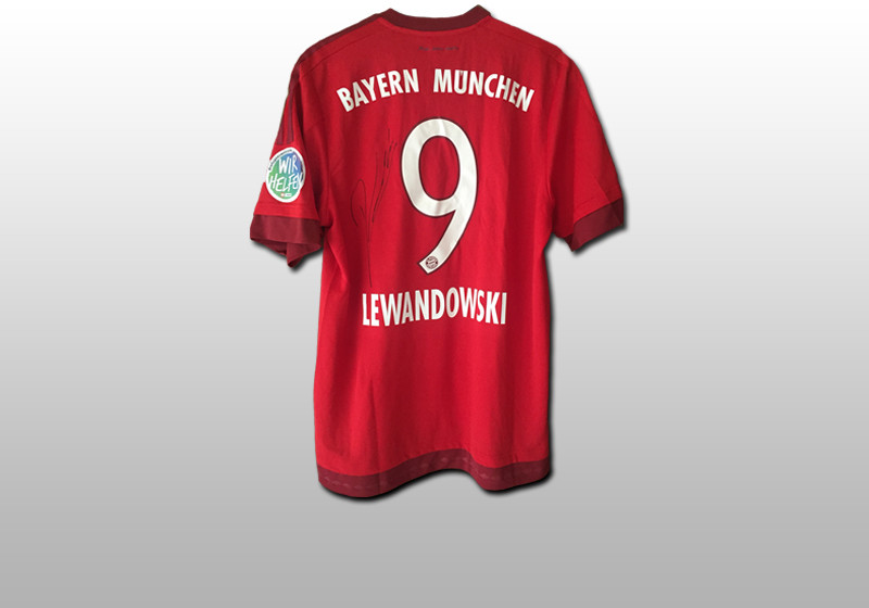 Robert Lewandowski Trikot   Robert Lewandowski Trikot