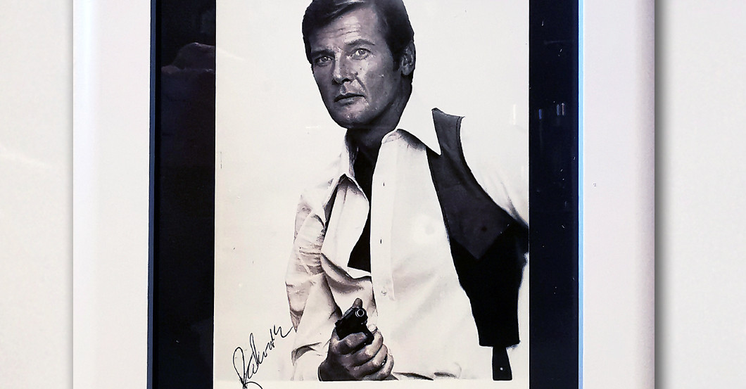  Roger Moore Starportrait 