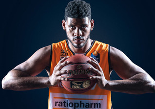  Ryan Thompson Outfit 