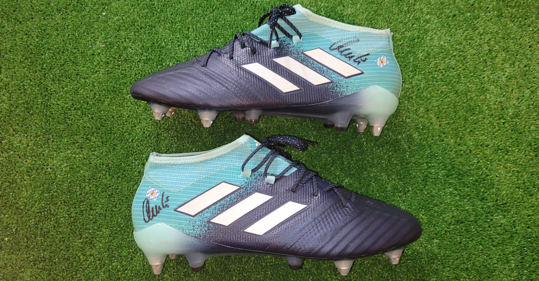  S. Bender Schuhe getragen 