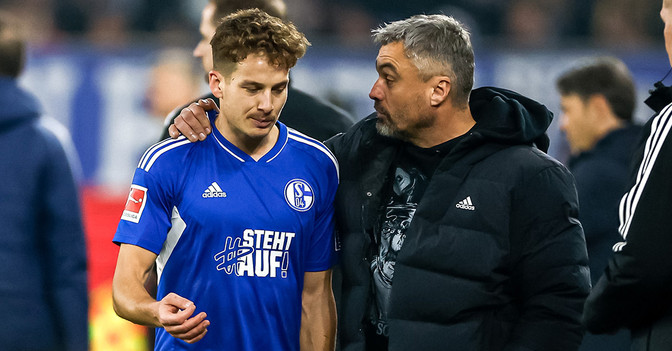 S04 stehtauf Brunner   S04 stehtauf Brunner