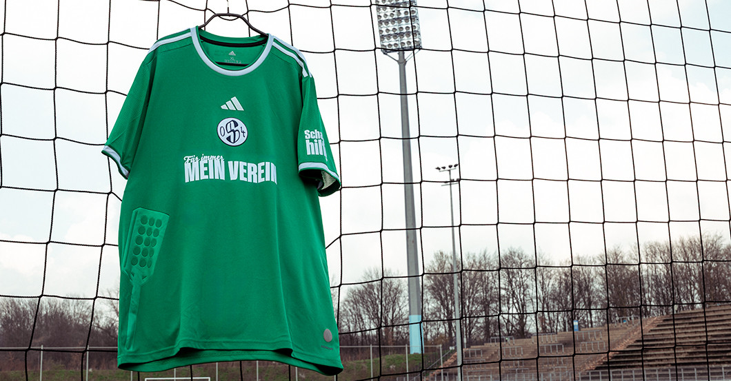 S04-Trikot Müller   S04-Trikot Müller