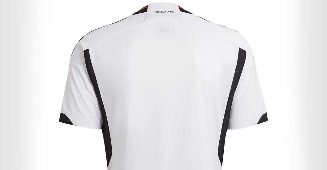 S4K 5 DFB-Trikots 1   S4K 5 DFB-Trikots 1