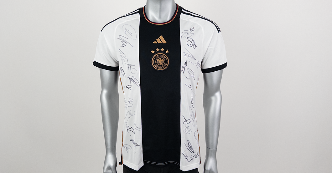 S4K DFB-Trikot signiert   S4K DFB-Trikot signiert