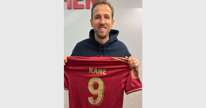  S4K Kane FCB Jubi-Trikot 