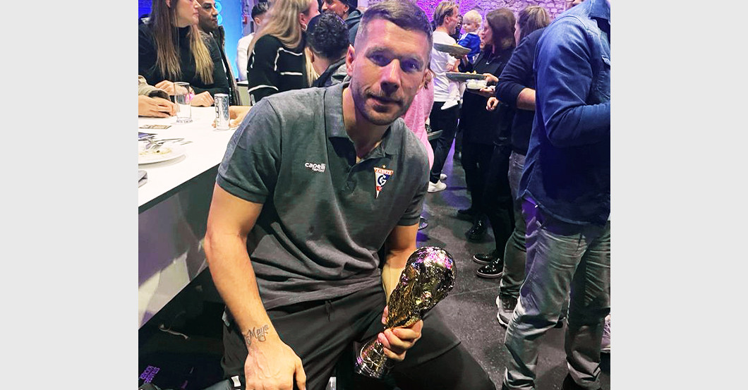  S4K Podolski Weltpokal  