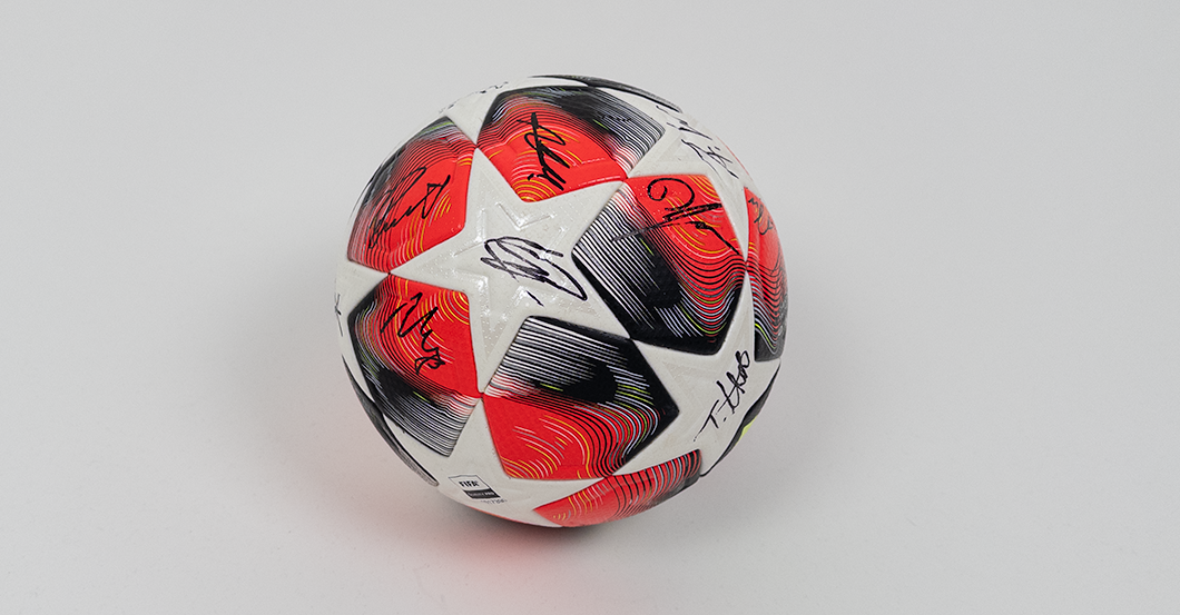 S4K VfB-Paris Ball 2   S4K VfB-Paris Ball 2