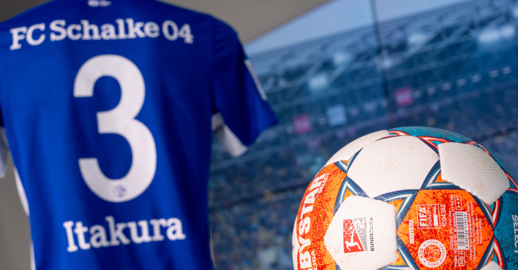 Schalke Paket Itakura   Schalke Paket Itakura