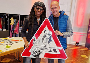  Schild Nile Rodgers 
