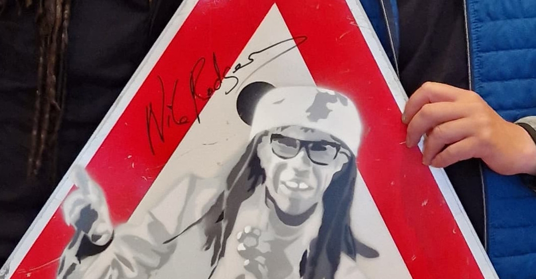  Schild Nile Rodgers 