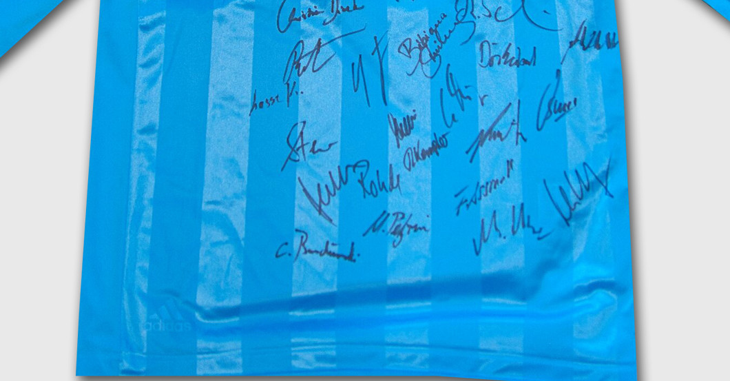  Schiri Trikot signiert 