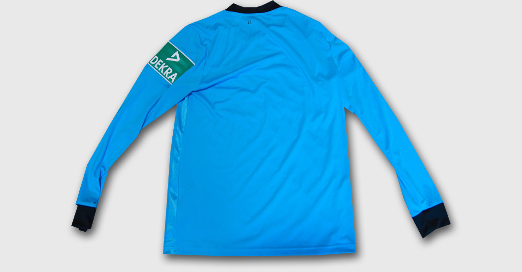  Schiri Trikot signiert 