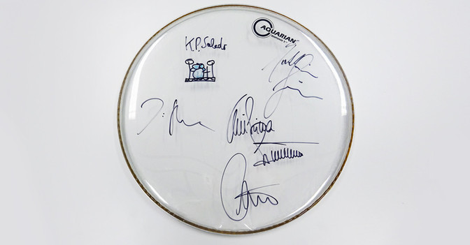  Schlagzeugfell signiert 