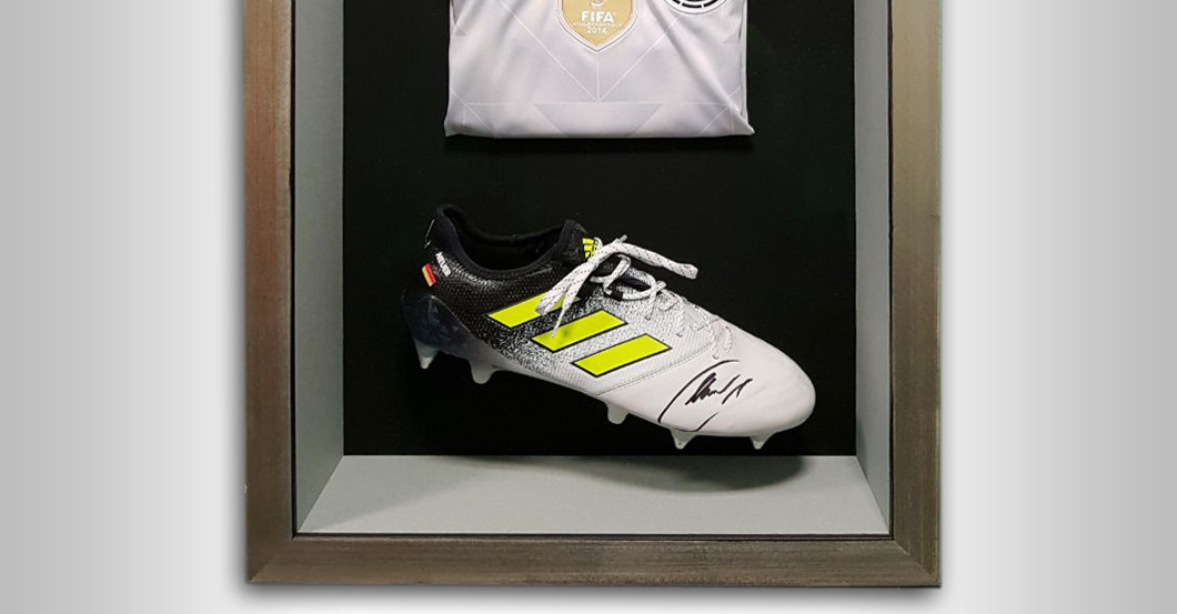 Schuh und Trikot Neuer   Schuh und Trikot Neuer