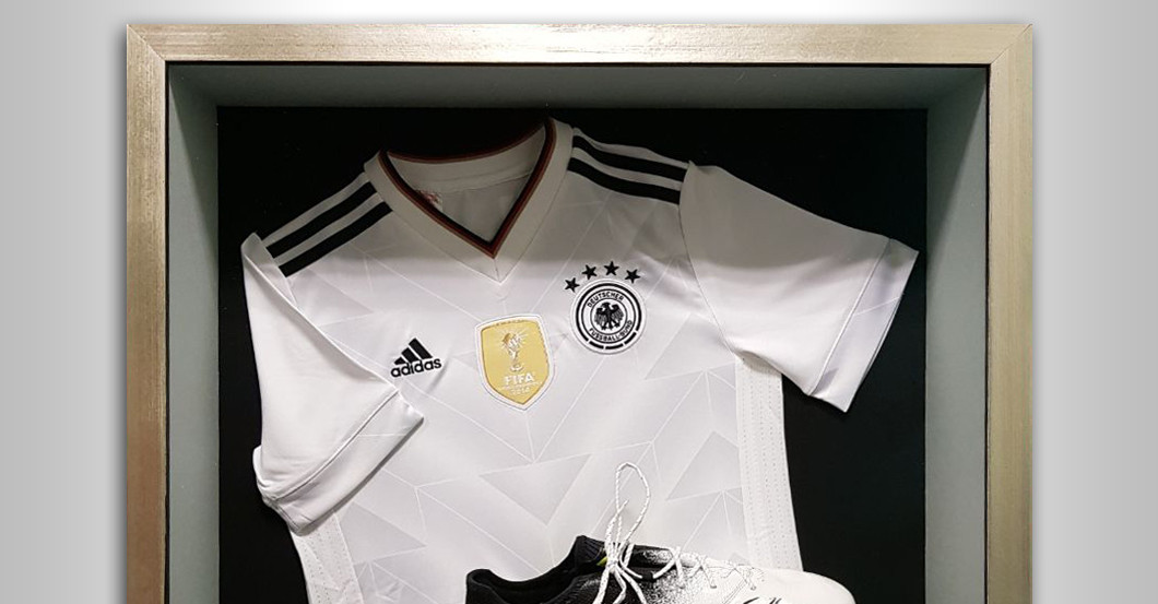 Schuh und Trikot Neuer   Schuh und Trikot Neuer