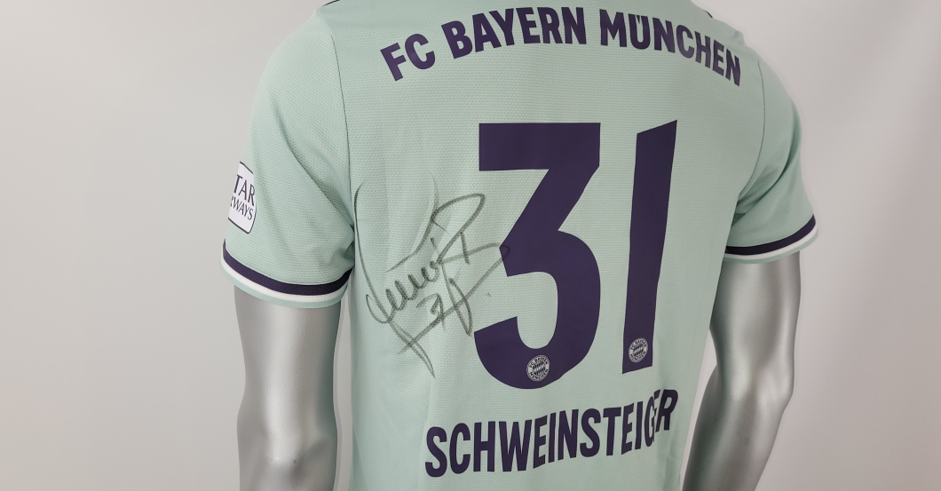  Schweinsteiger Trikot 18 