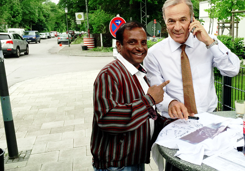  Shirt signiert von Stars 