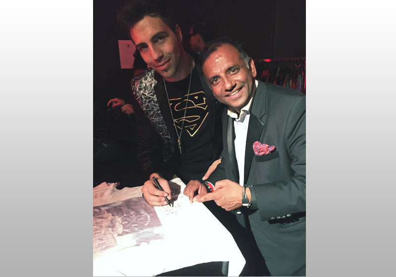  Shirt signiert von Stars 