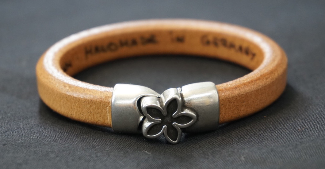 Show 5 Armbänder   Show 5 Armbänder