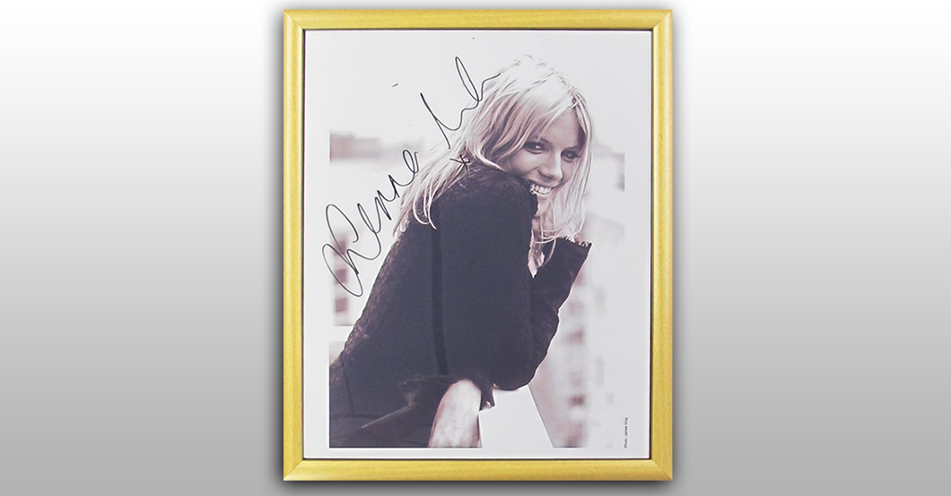  Sienna Miller Portrait 