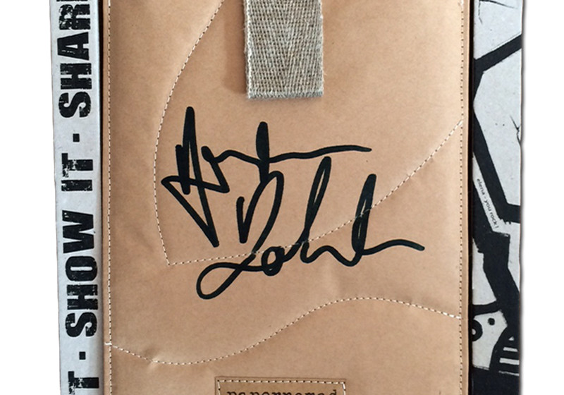 Signierte iPad mini Hülle   Signierte iPad mini Hülle