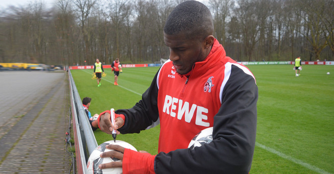 Signierter Ball Modeste   Signierter Ball Modeste