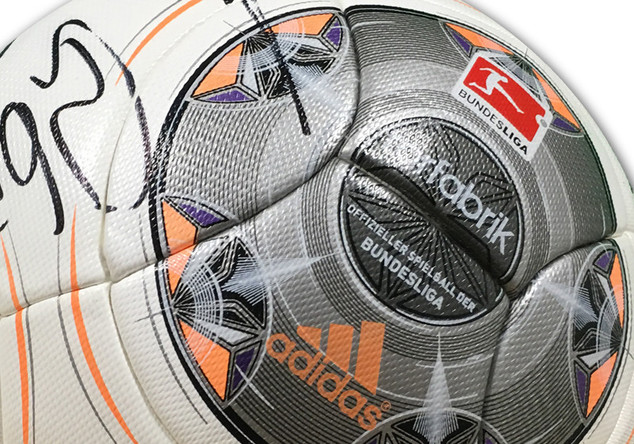  Signierter Bundesligaball 