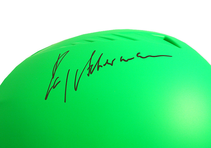 Signatur an der uvex Helmoberseite