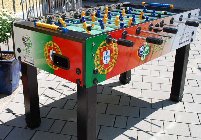 Signierter Kickertisch   Signierter Kickertisch