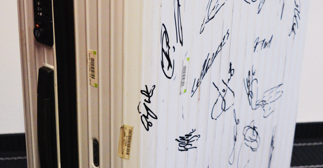 Signierter Koffer Spinner   Signierter Koffer Spinner