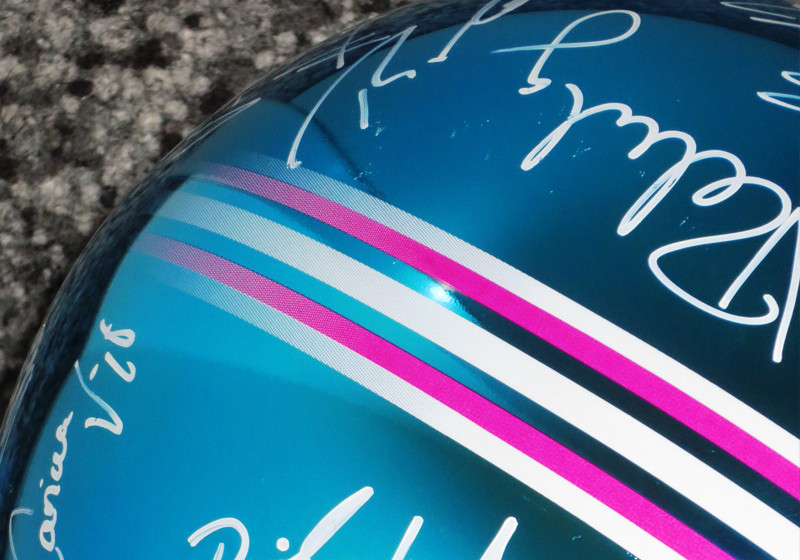  Signierter uvex-Helm 