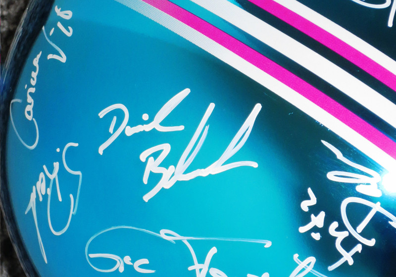  Signierter uvex-Helm 