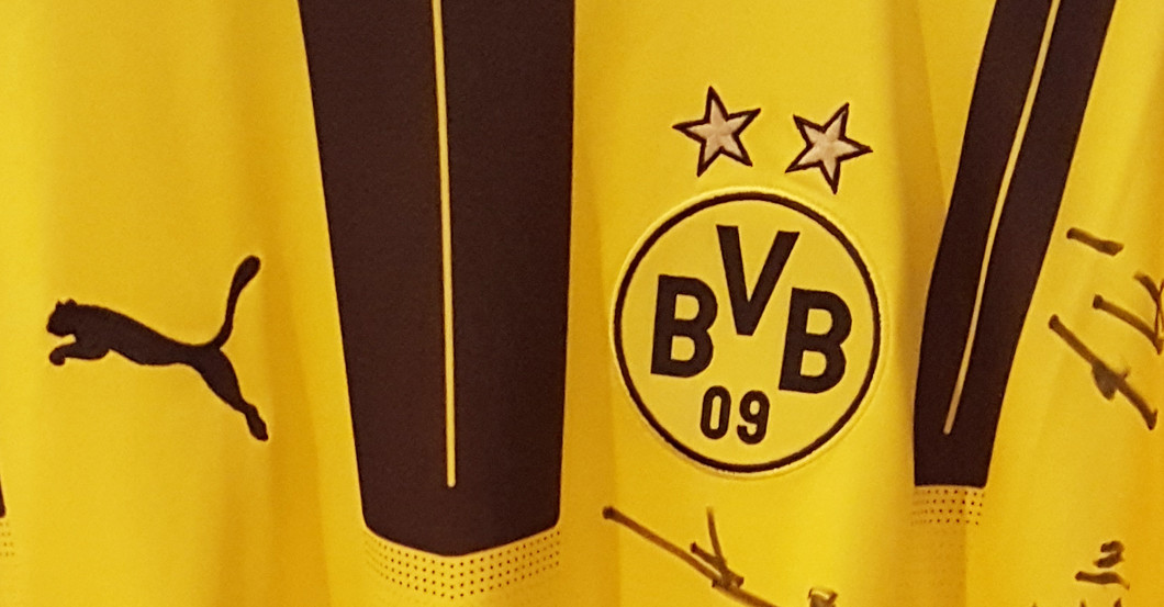  Signiertes BVB Heimtrikot 