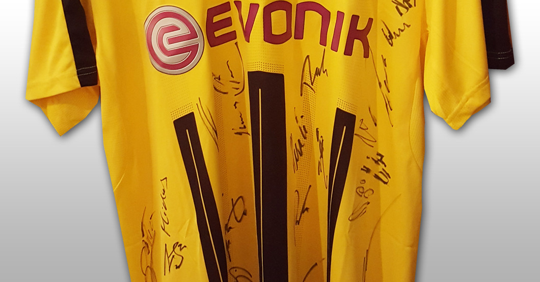  Signiertes BVB Heimtrikot 