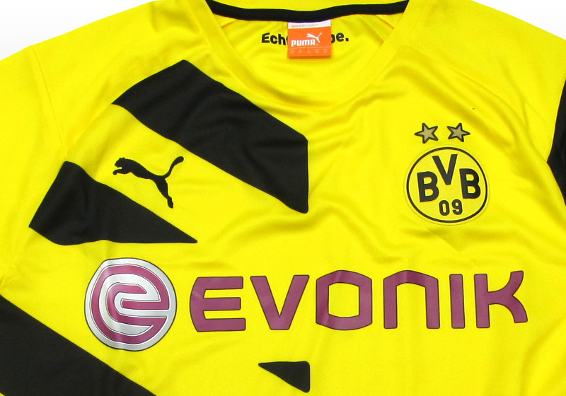  Signiertes BVB-Trikot 